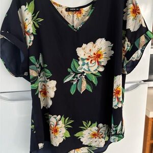 SHEIN Women's Black Floral Top